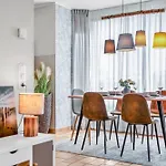 5 Min Zum Fleesensee, Sauna, Eingezaeunter Garten, Hunde Willkommen Hébergement de vacances