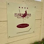 5 Min Zum Fleesensee, Sauna, Eingezaeunter Garten, Hunde Willkommen Hébergement de vacances *