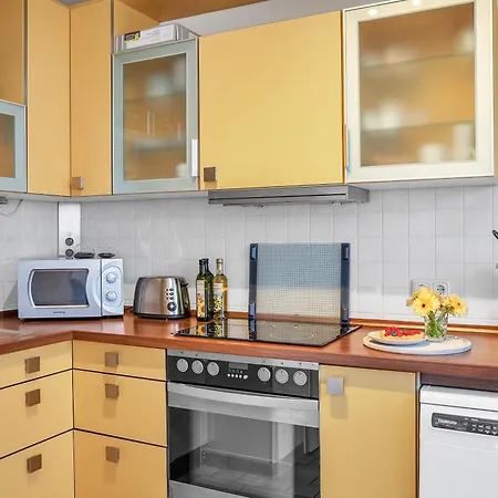 Ruhiges Ferienhaus Am Fleesensee Mit Privatem Garten & Sauna בית נופש *