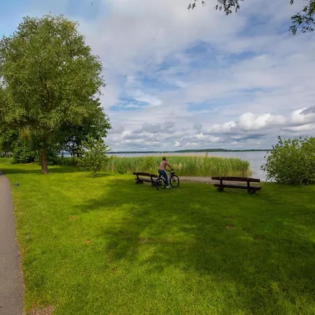 Ferienhaus Seerose - Sauna, Eingezaeunter Garten, Hunde, 3 Min Zum See *