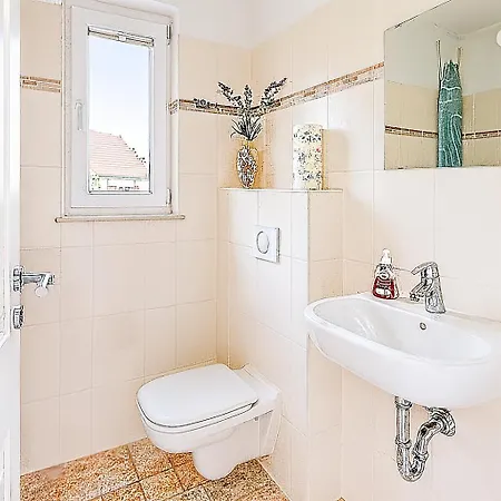 Ferienhaus Seerose - Private Sauna, Eingezaeunter Garten & Hunde Willkommen - See 3 Min *