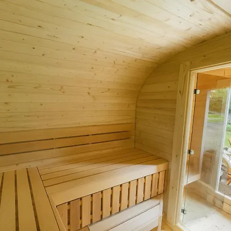 Ruhiges Ferienhaus Am Fleesensee Mit Privatem Garten & Sauna Göhren-Lebbin