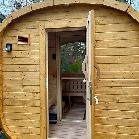 Ferienhaus Seerose - Private Sauna, Eingezaeunter Garten & Hunde Willkommen - See 3 Min * Göhren-Lebbin