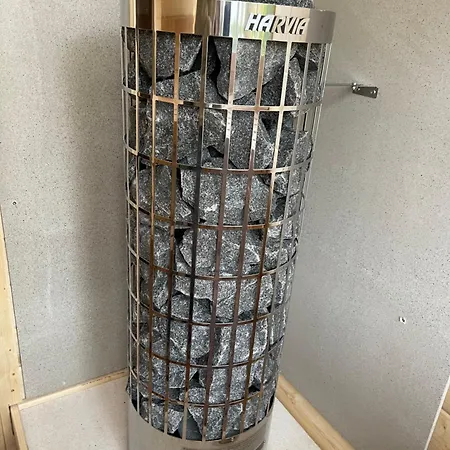 Ferienhaus Seerose - Private Sauna, Eingezaeunter Garten & Hunde Willkommen - See 3 Min *