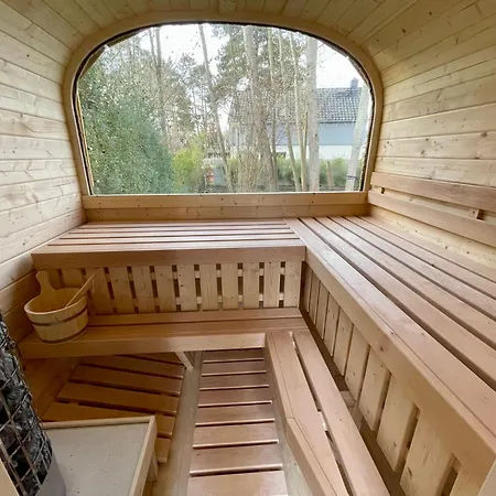 Ferienhaus Seerose - Private Sauna, Eingezaeunter Garten & Hunde Willkommen - See 3 Min بيت للعطل *