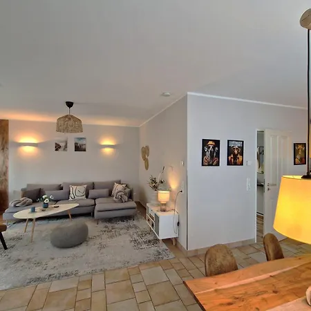 Ferienhaus Seerose - Private Sauna, Eingezaeunter Garten & Hunde Willkommen - See 3 Min