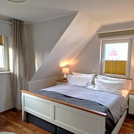 Ferienhaus Seerose - Private Sauna, Eingezaeunter Garten & Hunde Willkommen - See 3 Min * Göhren-Lebbin