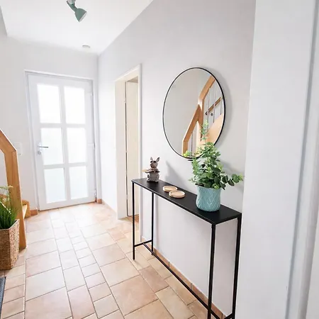 بيت للعطل Ferienhaus Seerose - Private Sauna, Eingezaeunter Garten & Hunde Willkommen - See 3 Min Göhren-Lebbin