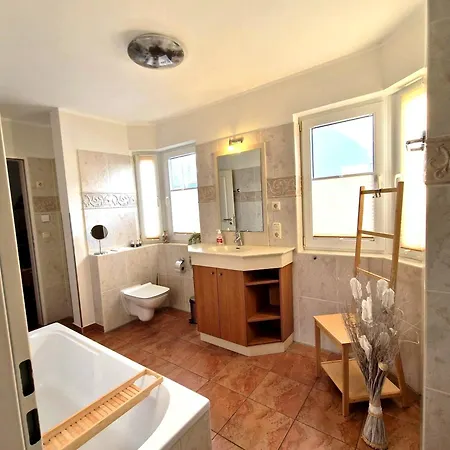 بيت للعطل Ferienhaus Seerose - Private Sauna, Eingezaeunter Garten & Hunde Willkommen - See 3 Min