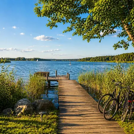 Ferienhaus Seerose - Private Sauna, Eingezaeunter Garten & Hunde Willkommen - See 3 Min * Göhren-Lebbin