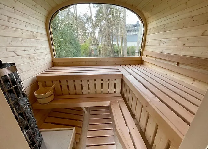 Fleesensee - 5 Min Zum See - Sauna - Eingezaeunter Garten - Hunde Willkommen Feriehus *