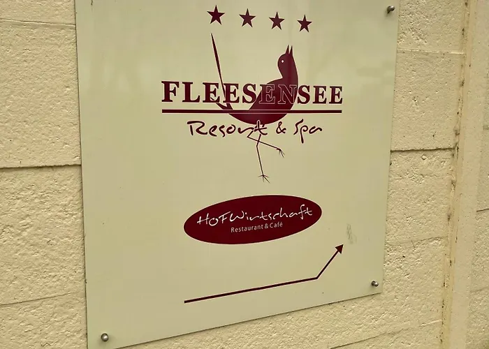 Fleesensee - 5 Min Zum See - Sauna - Eingezaeunter Garten - Hunde Willkommen Feriehus *