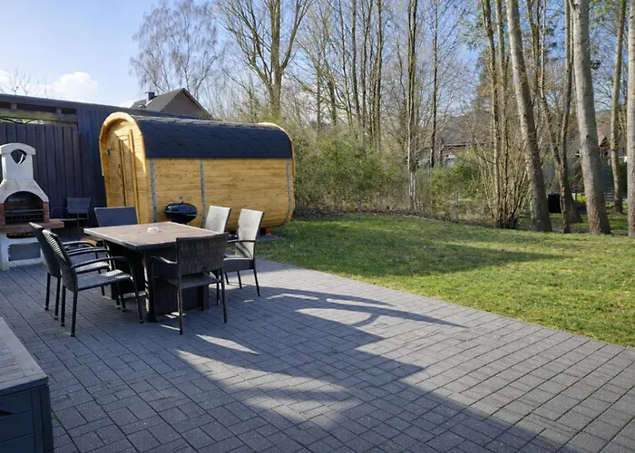 Feriehus Fleesensee - 5 Min Zum See - Sauna - Eingezaeunter Garten - Hunde Willkommen *